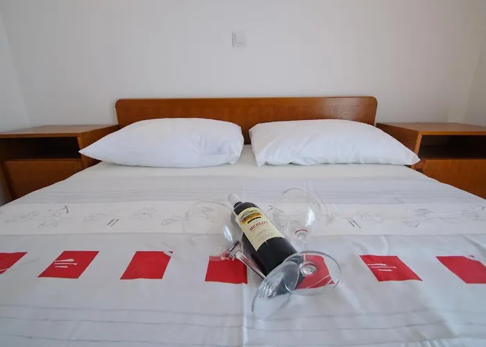 Hella * Trogir